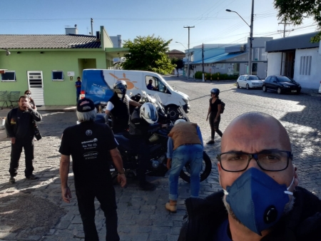 Supermercado Jepsen e Guerreiros do Asfalto realizam entrega de doação para Santa Casa