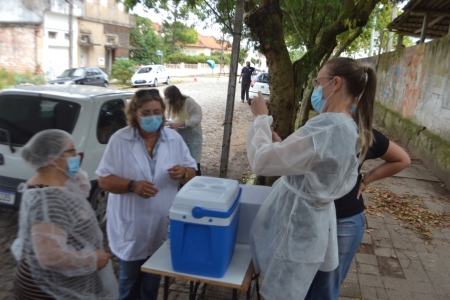 Nesta terça-feira (30) será realizada a vacinação para as pessoas com 72 e 71 anos