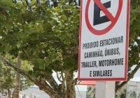 SMOU recoloca placas de sinalização na orla das praias