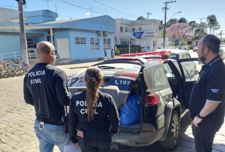 Polícia Civil prendeu mulher de 21 anos por tráfico de drogas no Bairro Sete de Setembro