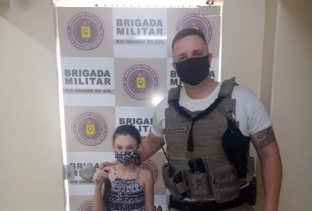 Brigada Militar de São Lourenço do Sul recebe doação de mecha de cabelo para a Campanha Cabelos de Aço