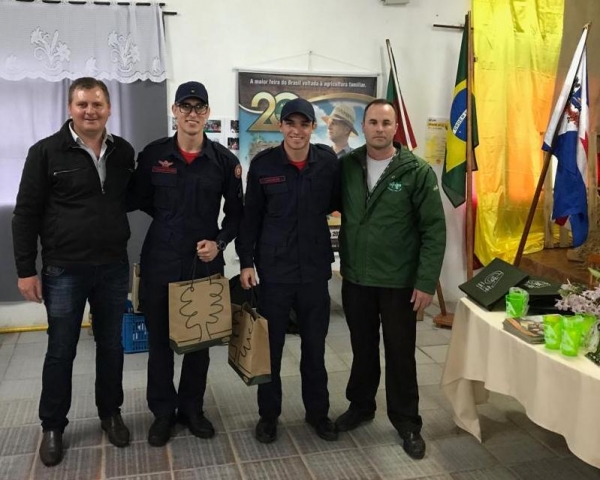 Corpo de Bombeiros participa da reunião Pedagógica Especial do Projeto Verde na localidade de Bom Jesus, Interior de São Lourenço do Sul