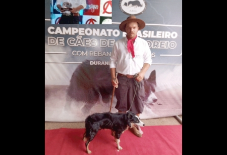 O Lourenciano Rafael Alves Krolow e seu cão Torena Ajax conquistaram 3° lugar no Campeonato Brasileiro de Cães de Pastoreio