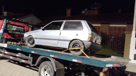 PMs da 54ª Operação Golfinho prendem um homem com entorpecentes e apreendem veículo