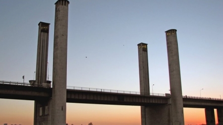 Manutenção do vão móvel da ponte do Guaíba deve ter dois içamentos nesta segunda-feira