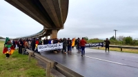 Bloqueio realizado por manifestantes agricultores, no km 62 da BR-392, sentido sul, em Pelotas