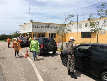 Barreira sanitária está sendo realizada na entrada cidade com apoio da PRE
