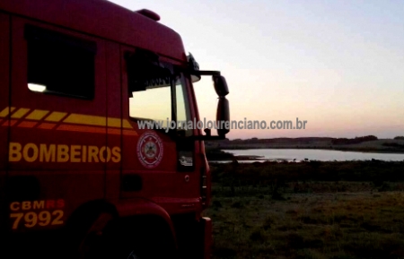 Corpo de Bombeiros e Brigada Militar procuram um corpo que estaria submerso nas águas da barragem