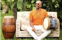 Kako Xavier leva “VIVA O TAMBOR” para escolas de São Lourenço e região Sul