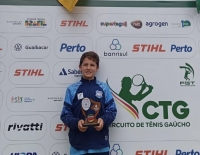 Bernardo foi mais uma vez destaque na sétima etapa do circuito gaúcho de tênis