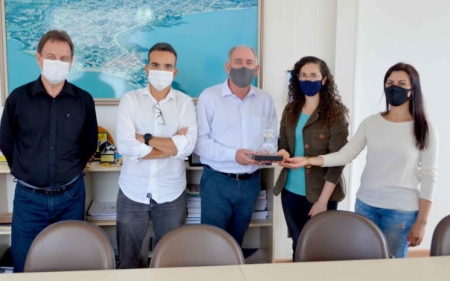 Sala do Empreendedor recebe Selo Ouro pela excelência dos serviços 