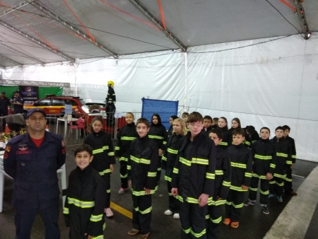 Corpo de Bombeiros de São Lourenço do Sul realizou Projeto Bombeiro Mirim no Festival de Inverno