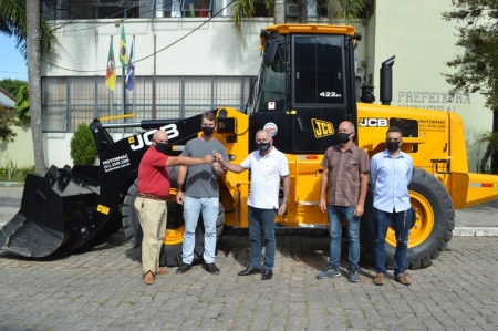 Secretaria de Desenvolvimento Rural recebeu uma nova Pá Carregadeira