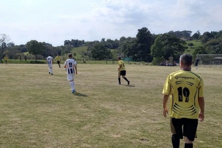 Campeonato Municipal de Futebol no Campo iniciou neste domingo