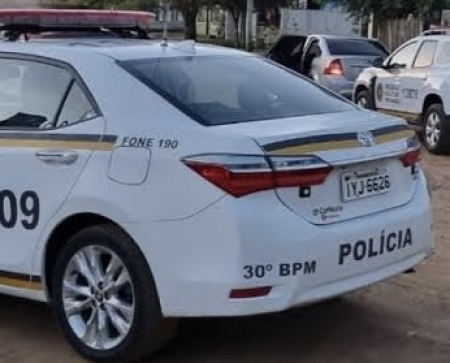 Mulher roubou R$ 295 reais do bolso da vítima no centro, saiu correndo, mas foi capturada