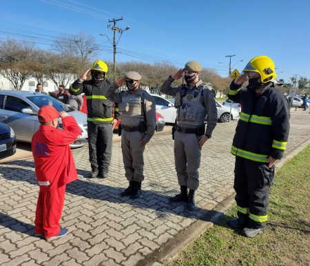 Brigada Militar de São Lourenço do Sul participa da Carreata da Vitória do menino Gabriel