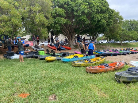 Expedição de caiaques até a Pedra Mole aconteceu neste domingo