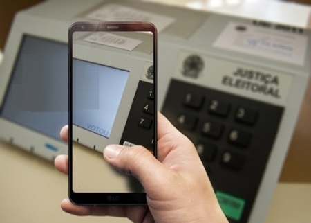 Eleitor não poderá entrar com celular na cabine de votação