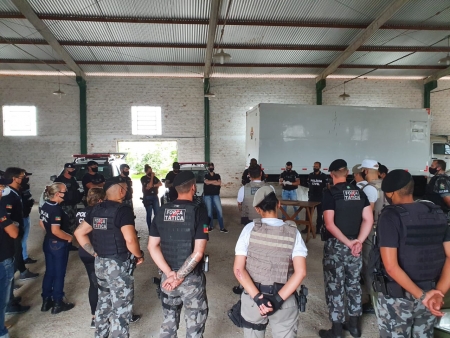Polícia Civil e a Brigada Militar cumpriram três mandados de busca e apreensão voltado ao tráfico de drogas