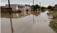 Rua Santa Cruz, no Bairro Sete de Setembro, registrou alagamentos na manhã desta terça-feira