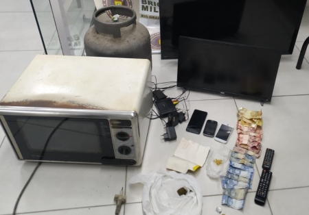 Brigada Militar prendeu dois homens no bairro Medianeira na madrugada desta terça-feira